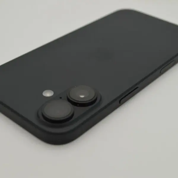 Apple iPhone 16 Refurbished Grade A (Like New Condition)